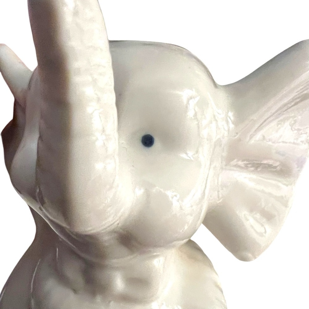 Vintage Lucky Elephant Ring Holder Trinket Figurine Trunk Up White Ceramic 3” - Picture 9 of 9